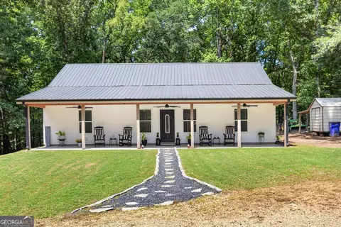 206 Lake Oglethorpe Dr, Arnoldsville, GA 30619