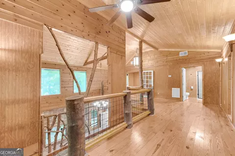 Entry Way - 4305 Yonah Dam Rd, Toccoa, GA 30577 photo 5 of 10