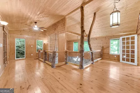 Entry Way - 4305 Yonah Dam Rd, Toccoa, GA 30577 photo 6 of 10