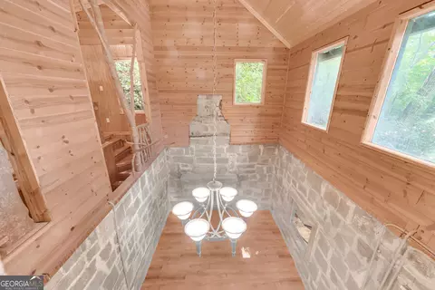 Entry Way - 4305 Yonah Dam Rd, Toccoa, GA 30577 photo 8 of 10