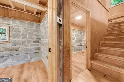 Entry Way - 4305 Yonah Dam Rd, Toccoa, GA 30577 photo 2 of 10