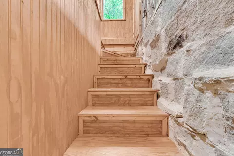 Entry Way - 4305 Yonah Dam Rd, Toccoa, GA 30577 photo 4 of 10