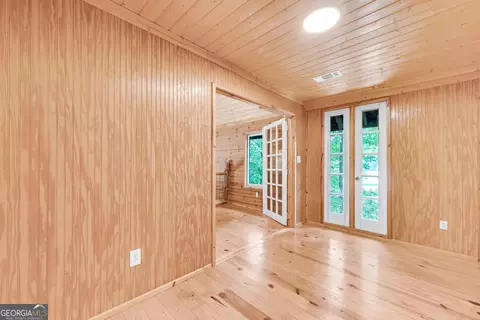 Entry Way - 4305 Yonah Dam Rd, Toccoa, GA 30577 photo 9 of 10