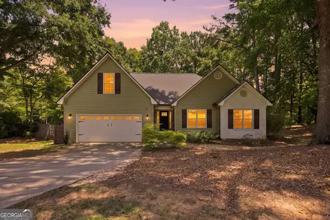 15 Stonewood Way, Sharpsburg, GA 30277