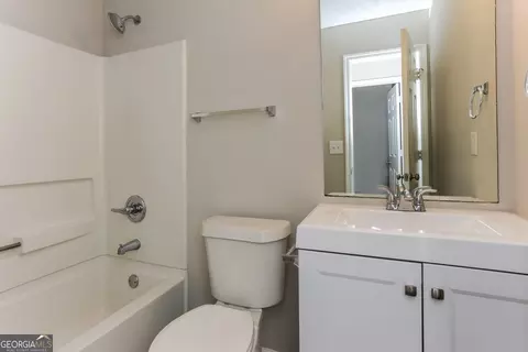 Bath - 1600 Beech Grove Dr, Hampton, GA 30228 photo 3 of 3