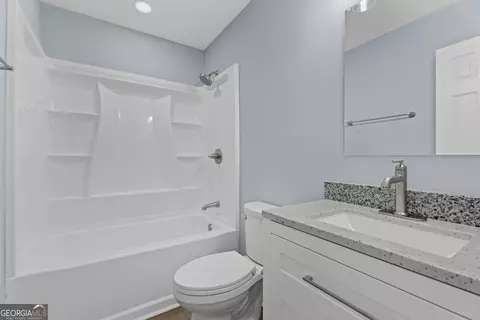 Bath - 2855 Haddon Dr, Rex, GA 30273 photo 2 of 3
