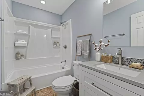 Bath - 2855 Haddon Dr, Rex, GA 30273 photo 1 of 3