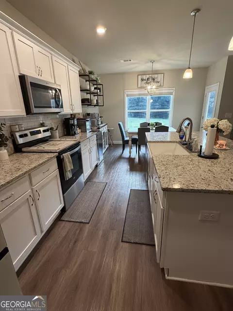Kitchen - 355 Webb Meadows Dr, Jefferson, GA 30549 photo 3 of 4