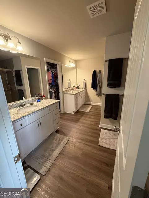 Bath - 355 Webb Meadows Dr, Jefferson, GA 30549 photo 1 of 1
