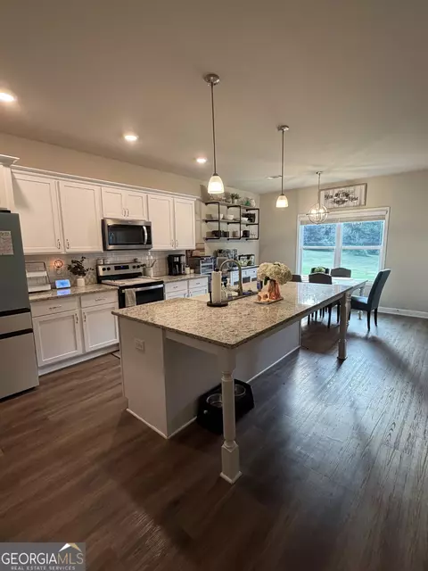 Kitchen - 355 Webb Meadows Dr, Jefferson, GA 30549 photo 2 of 4