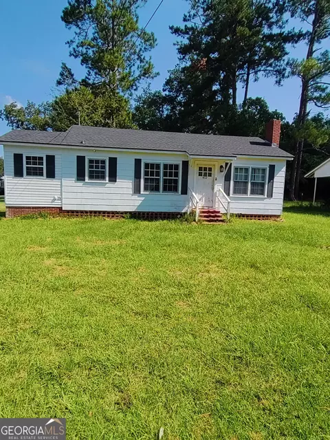 432 Hollis St SW #1, Pelham, GA 31779
