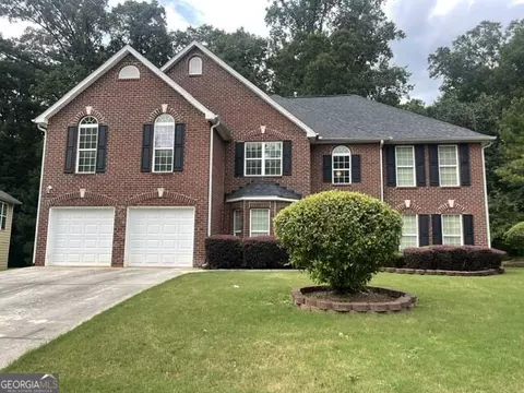 5861 Fairington Farms Ln, Lithonia, GA 30038