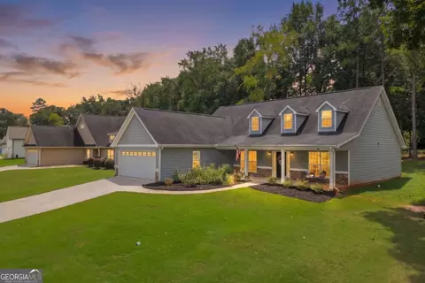 Exterior - 388 Belmont Park Dr, Commerce, GA 30529 photo 2 of 11