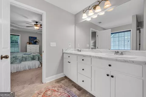 Bath - 388 Belmont Park Dr, Commerce, GA 30529 photo 3 of 3