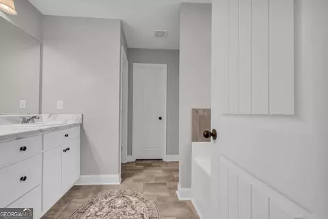 Entry Way - 388 Belmont Park Dr, Commerce, GA 30529 photo 4 of 4
