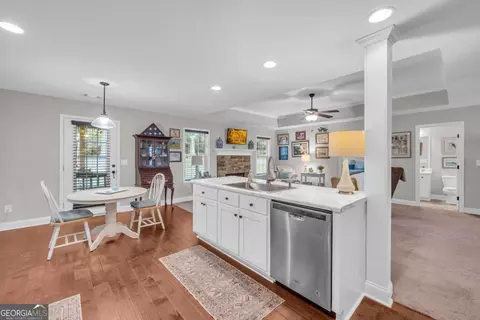 Kitchen - 388 Belmont Park Dr, Commerce, GA 30529 photo 2 of 3