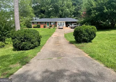 6067 Chattahoochee St, Lula, GA 30554