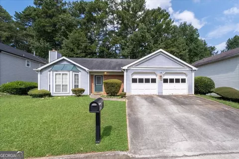 511 Barclay Ct, Stone Mountain, GA 30083