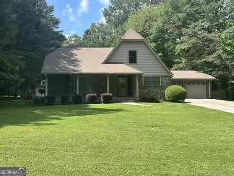 105 Hickory Pl, Fayetteville, GA 30214