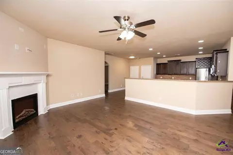 Living - 212 Chrisopher Luke Cir, Perry, GA 31069 photo 1 of 7