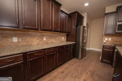 Entry Way - 212 Chrisopher Luke Cir, Perry, GA 31069 photo 4 of 12