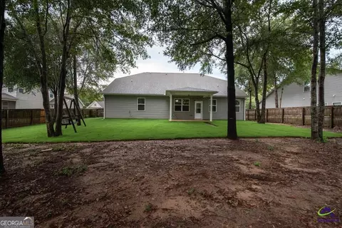 Exterior - 212 Chrisopher Luke Cir, Perry, GA 31069 photo 5 of 8