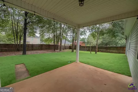 Exterior - 212 Chrisopher Luke Cir, Perry, GA 31069 photo 2 of 8