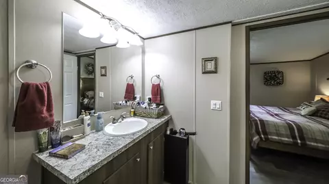 Bath - 4885 Jacksonville Rd, Buchanan, GA 30113 photo 3 of 6