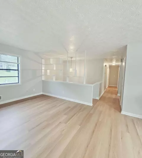 Living - 2633 Seneca Trl, Duluth, GA 30096 photo 2 of 5