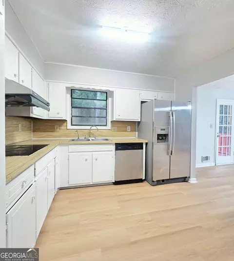 Kitchen - 2633 Seneca Trl, Duluth, GA 30096 photo 1 of 4