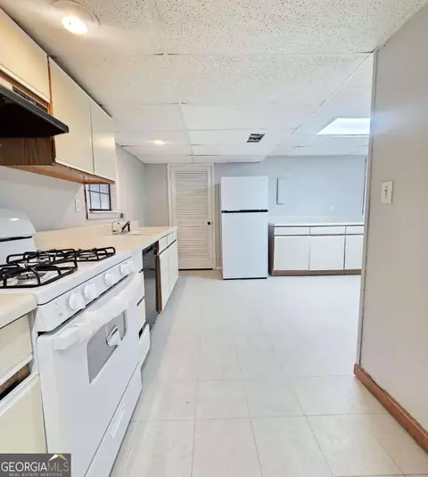 Kitchen - 2633 Seneca Trl, Duluth, GA 30096 photo 2 of 4