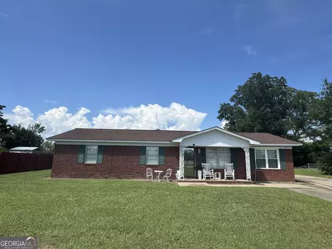 76 Burketts Ferry Rd, Hazlehurst, GA 31539