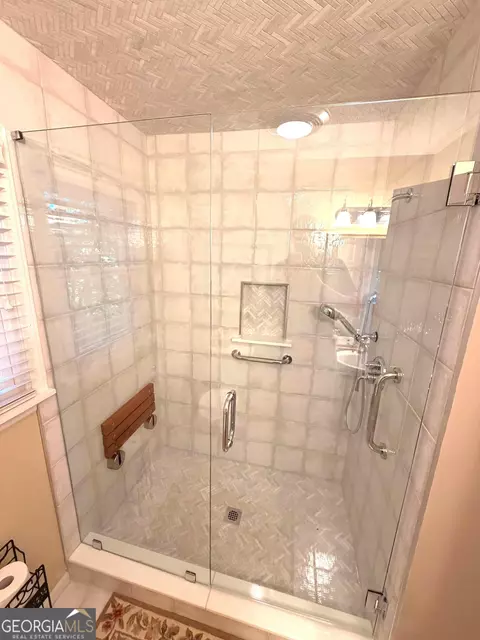 Bath - 234 Saddleback Cir, Dillard, GA 30537 photo 3 of 5