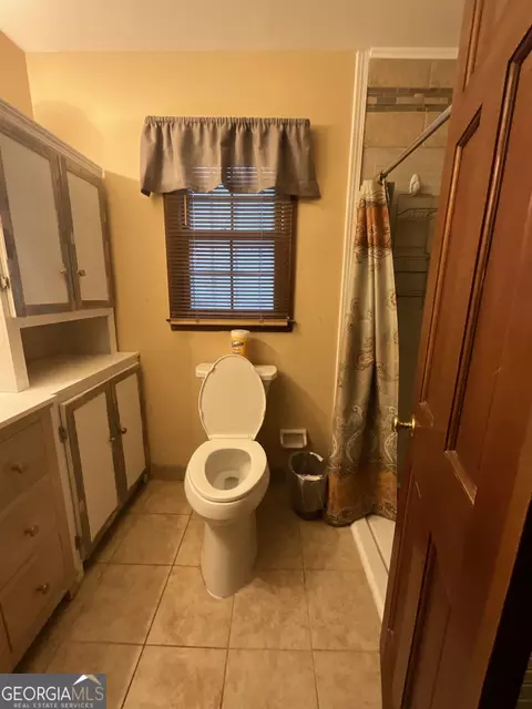 Bath - 6545 Katie Ln, Morrow, GA 30260 photo 1 of 4