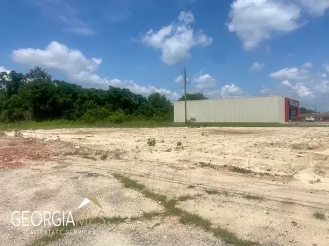 102 W Oak St, Mcrae-helena, GA 31055