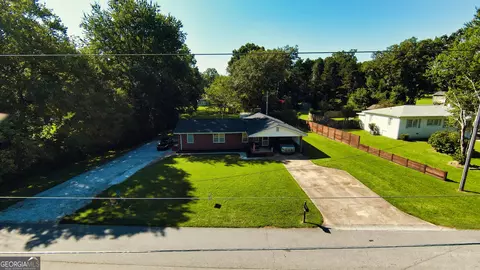 156 Lakeshore Dr, Braselton, GA 30517