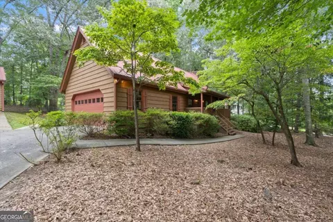 2932 Village Dr, Marietta, GA 30062