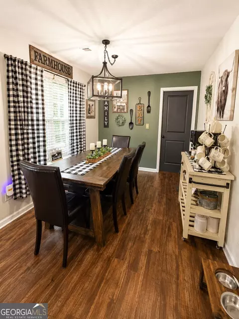 Dining - 279 Stane Brook Ct, Jackson, GA 30233 photo 1 of 2
