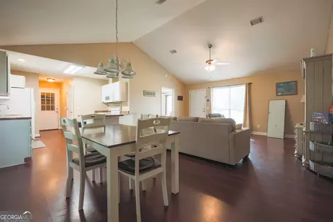 Dining - 4063 Meadow Cir, Blackshear, GA 31516 photo 1 of 1
