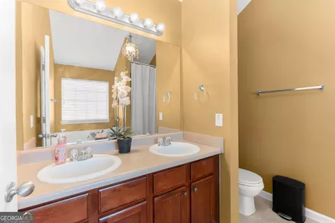 Bath - 502 Timberwind Dr, Byron, GA 31008 photo 2 of 7