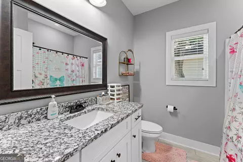 Bath - 204 Dennard Dr, Perry, GA 31069 photo 5 of 5