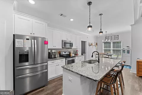 Kitchen - 204 Dennard Dr, Perry, GA 31069 photo 1 of 2