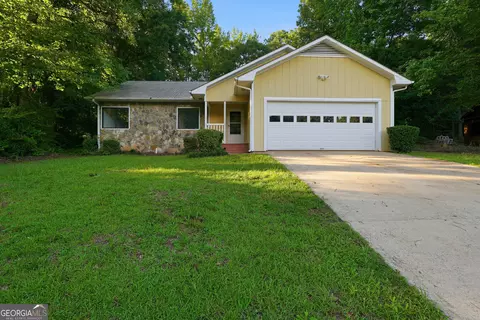 140 Forrest Brook Dr, Palmetto, GA 30268