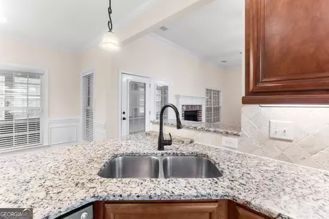 Kitchen - 3003 Hackberry Ter, Bonaire, GA 31005 photo 5 of 8