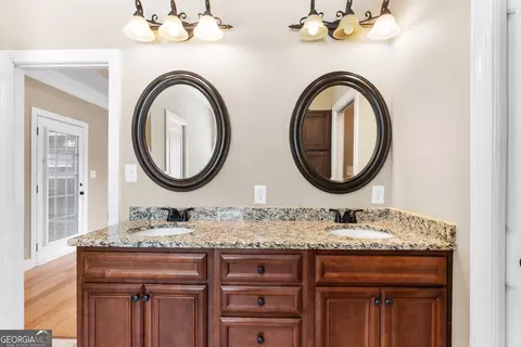 Bath - 3003 Hackberry Ter, Bonaire, GA 31005 photo 1 of 5