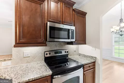 Kitchen - 3003 Hackberry Ter, Bonaire, GA 31005 photo 6 of 8