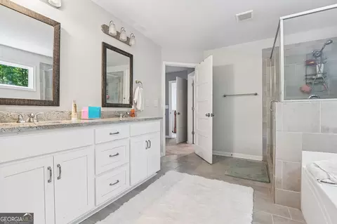 Bath - 512 Clinton Dr, Temple, GA 30179 photo 3 of 4