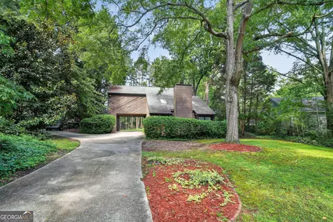 612 Tom Smith Rd SW, Lilburn, GA 30047