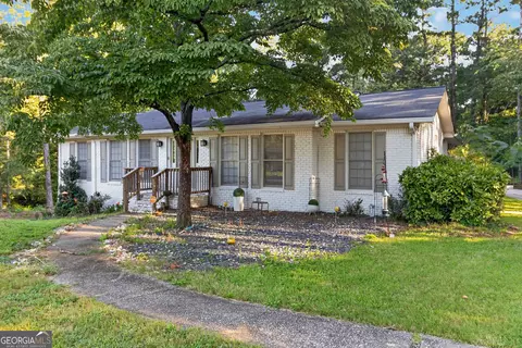 4866 Jennifer Ln, Douglasville, GA 30135