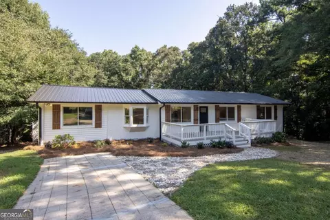 930 Honeysuckle Trl, Winder, GA 30680